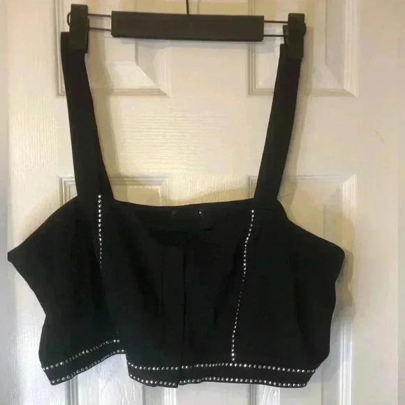 Black V-Neck Sleeveless Tank Top with Embellished Detail - Picture 2 of 13